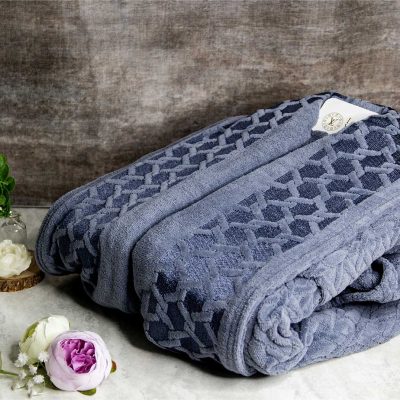 حوله پالتویی ابریشم(حوله تن پوش) طرح دلتا طوسی